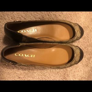 Brand new Coach tan/brown signature flats, 7.5
